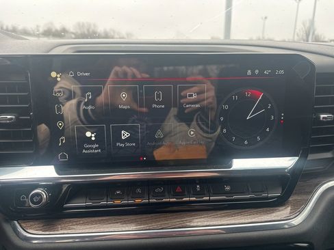 Used 2024 GMC Sierra 1500 Elevation image 16