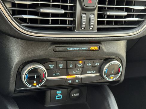 Certified 2022 Ford Escape SE w/ Convenience Package image 19