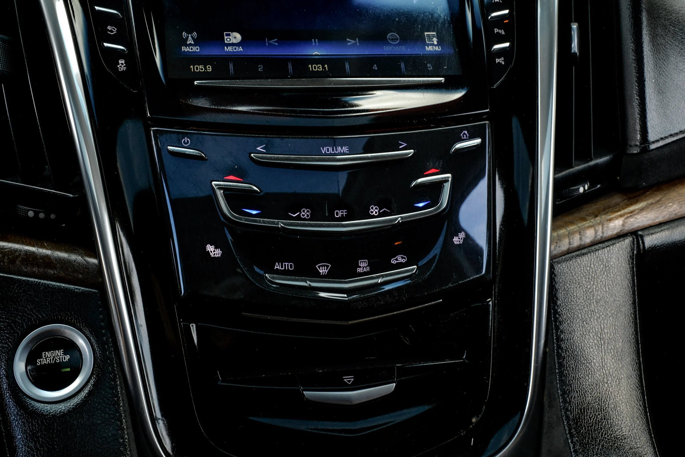 Used 2017 Cadillac Escalade Premium Luxury AWD/4WD image 33