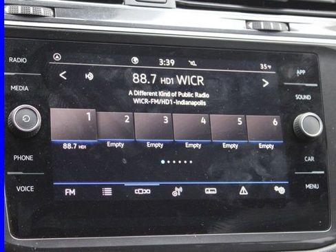 Certified 2023 Volkswagen Tiguan SE image 33