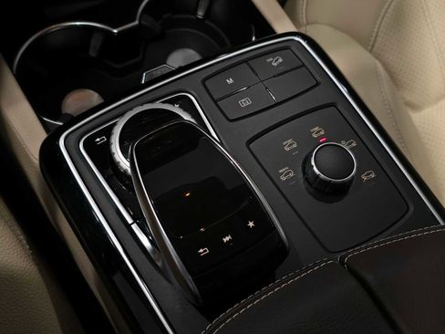 Used 2018 Mercedes-Benz GLE 350 4MATIC image 32