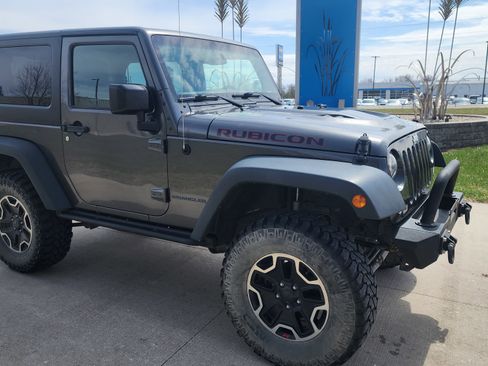 Used 2016 Jeep Wrangler Rubicon AWD/4WD image 3