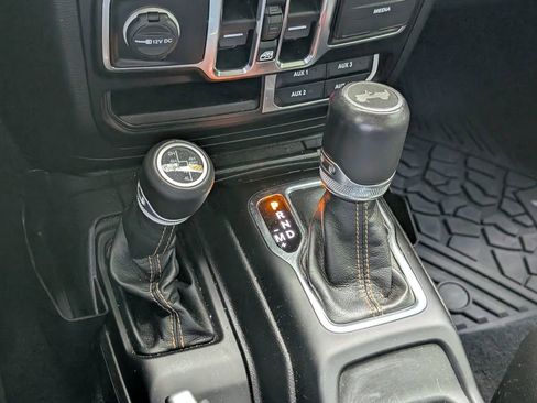 Used 2021 Jeep Wrangler Unlimited Sahara AWD/4WD image 30