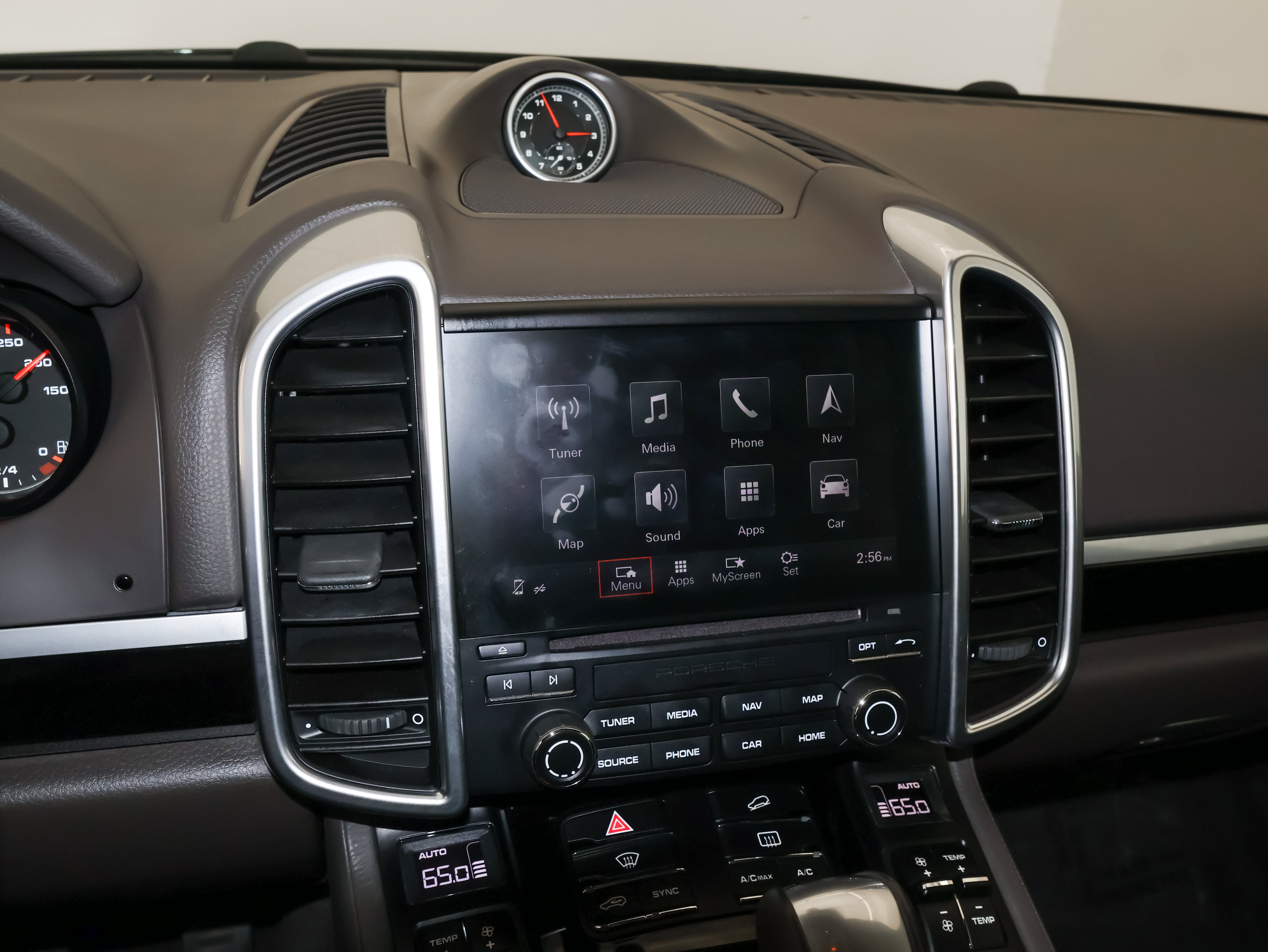 Used 2018 Porsche Cayenne Platinum Edition AWD/4WD image 32