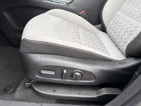 Used 2023 Chevrolet Equinox LS w/ LS Convenience Package FWD image 13