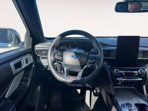 Used 2024 Ford Explorer ST w/ Technology Package image 12