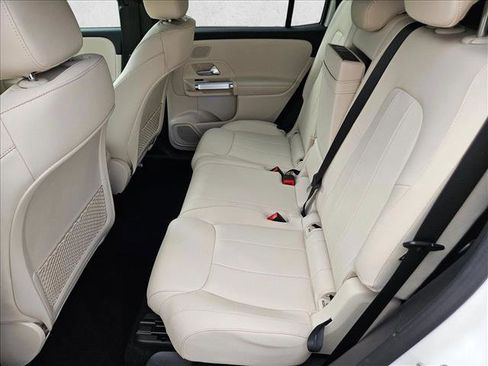 Used 2023 Mercedes-Benz EQB 300 4MATIC w/ Exclusive Package image 19