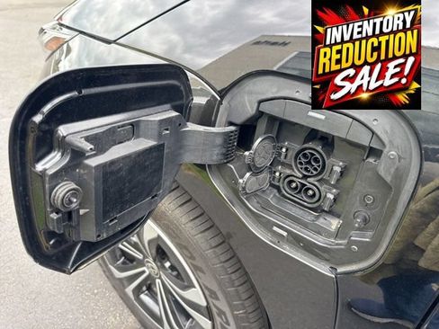 Used 2023 Toyota bZ4X AWD image 29