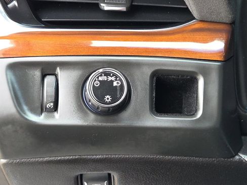 Used 2018 Cadillac Escalade Premium Luxury w/ LPO, Radiant Package image 21