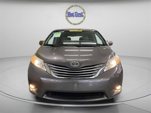 Used 2015 Toyota Sienna XLE w/ XLE Navigation Package AWD/4WD image 8