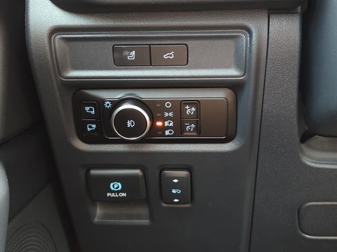 Used 2023 Ford Expedition Platinum RWD image 28
