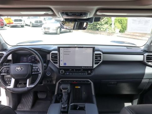 Used 2024 Toyota Tundra Limited AWD/4WD image 30