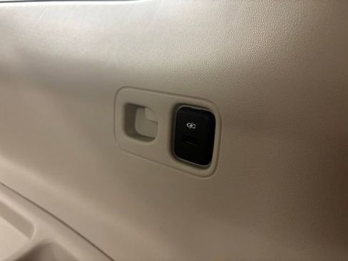 Used 2022 GMC Acadia Denali w/ Denali Ultimate Package image 13