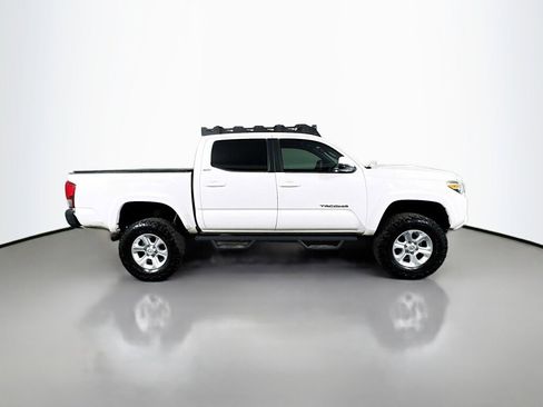 Used 2016 Toyota Tacoma SR AWD/4WD image 6
