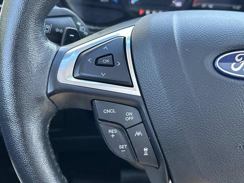 Used 2019 Ford Edge Titanium w/ Equipment Group 301A AWD/4WD image 24