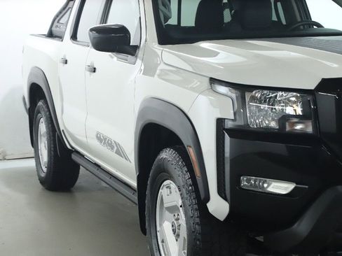 Certified 2024 Nissan Frontier SV w/ Hardbody Edition AWD/4WD image 9