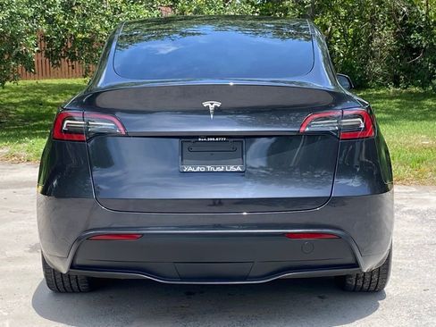 Used 2024 Tesla Model Y 2WD image 7