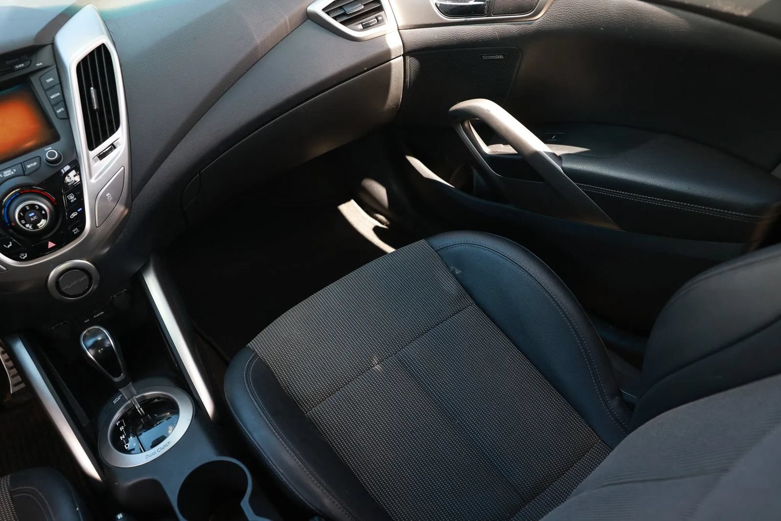 Used 2013 Hyundai Veloster w/ Style Pkg FWD image 13