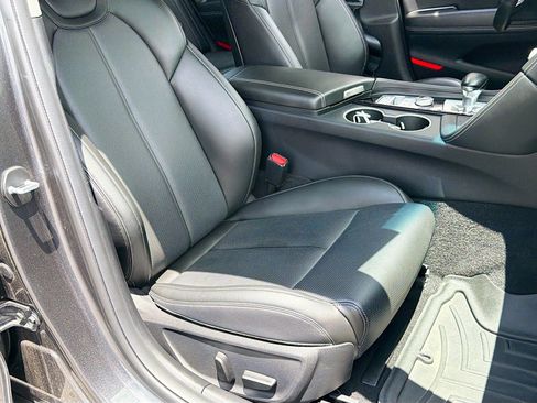 Used 2021 Genesis G70 2.0T AWD/4WD image 24