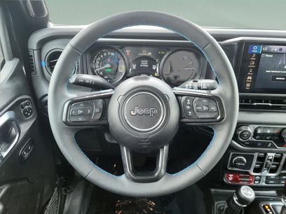 Used 2025 Jeep Wrangler Unlimited Rubicon 4xe w/ Convenience Group