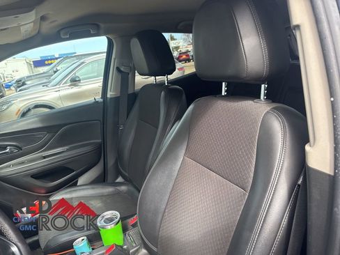 Used 2021 Buick Encore Preferred w/ Safety Package image 2