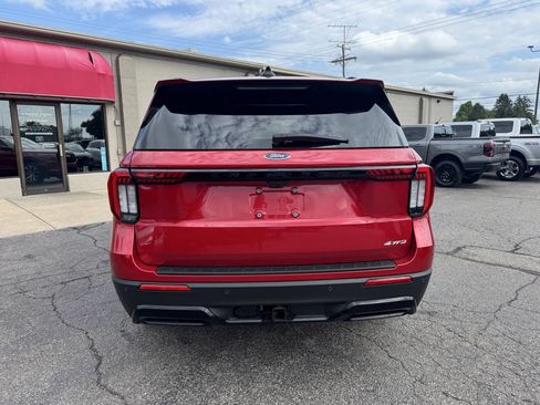 Used 2025 Ford Explorer ST-Line AWD/4WD image 3