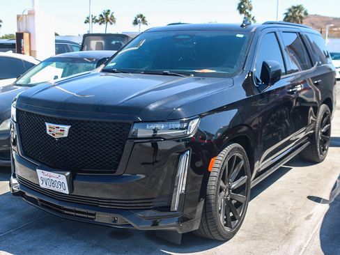 Used 2021 Cadillac Escalade Sport w/ Driver Assist Tech Package AWD/4WD image 5