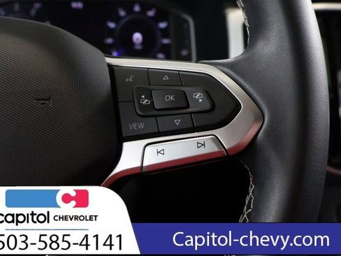 Used 2023 Volkswagen Atlas SE image 19