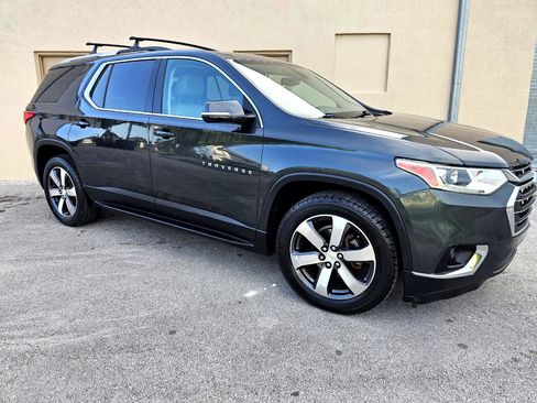 Used 2018 Chevrolet Traverse LT w/ LPO, 'HIT The Road' Package image 9