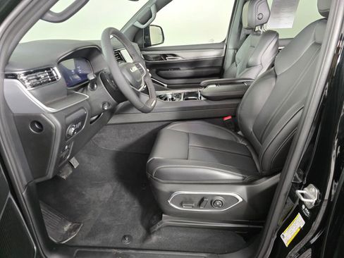 New 2026 Jeep Grand Wagoneer image 17