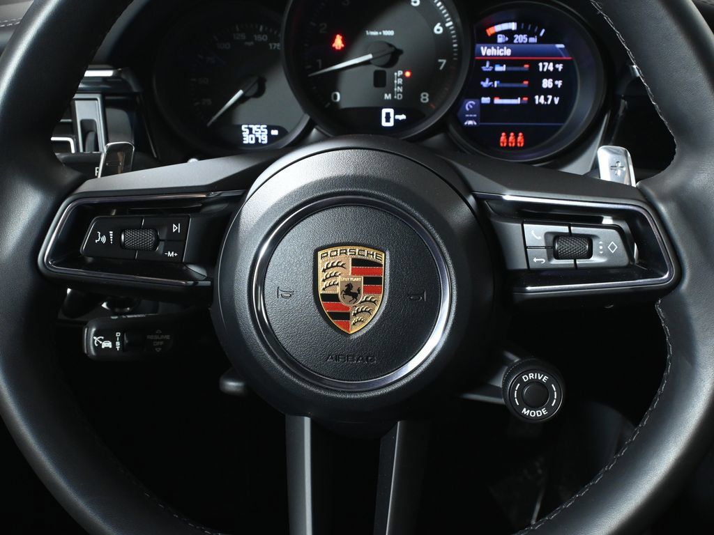 Used 2026 Porsche Macan AWD/4WD image 18