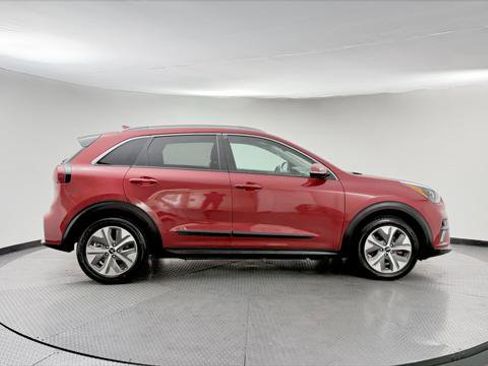 Used 2022 Kia Niro EX w/ Cold Weather Package FWD image 9