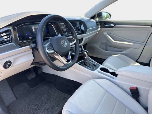 Used 2023 Volkswagen Jetta SE FWD image 31