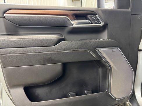 Used 2024 GMC Sierra 3500 Denali w/ Denali Reserve Package image 9