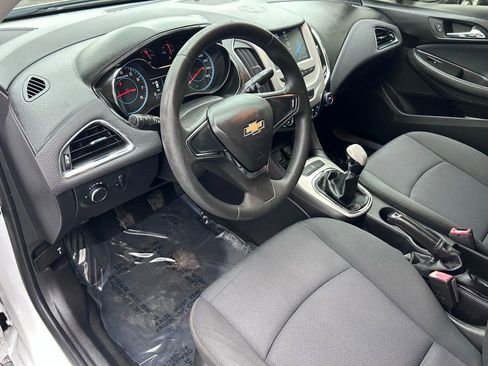 Used 2018 Chevrolet Cruze LS image 11