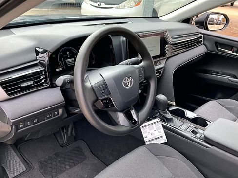 Used 2025 Toyota Camry LE image 16