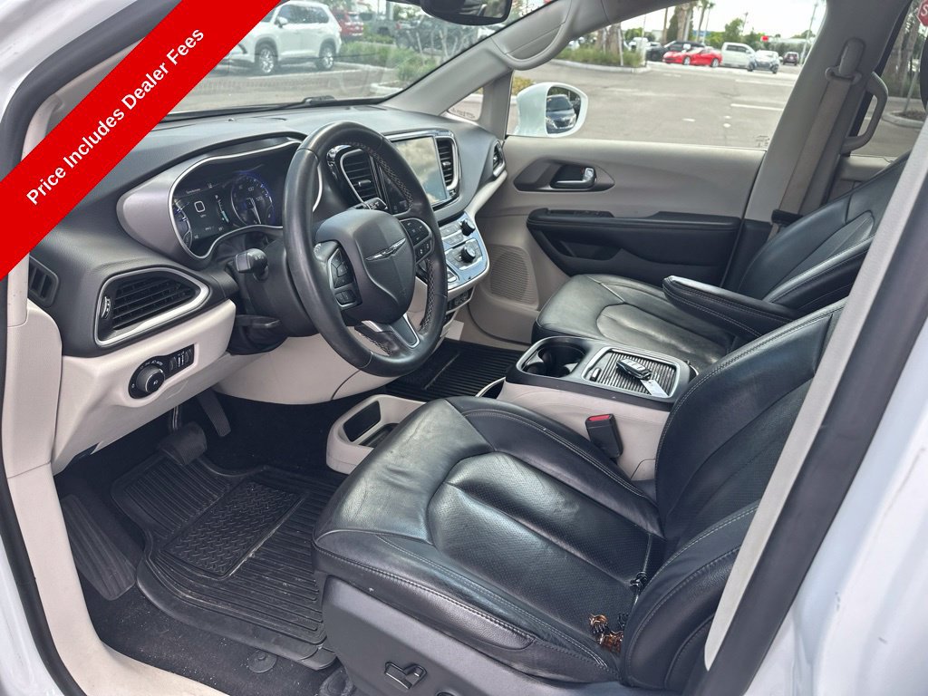 Used 2022 Chrysler Pacifica Touring-L FWD image 10