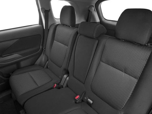 Used 2017 Mitsubishi Outlander SE AWD/4WD image 14