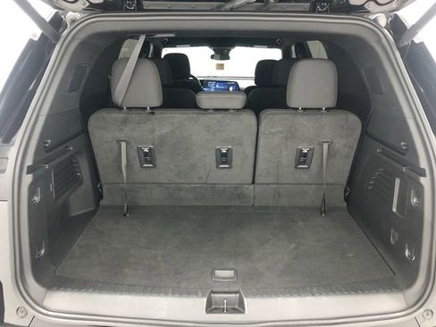 Used 2024 Chevrolet Traverse LT FWD image 24