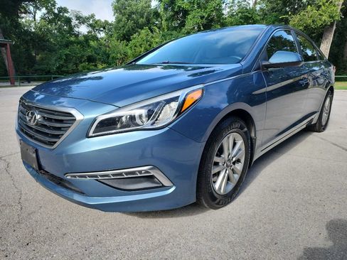 Used 2015 Hyundai Sonata SE w/ Option Group 09 FWD image 3
