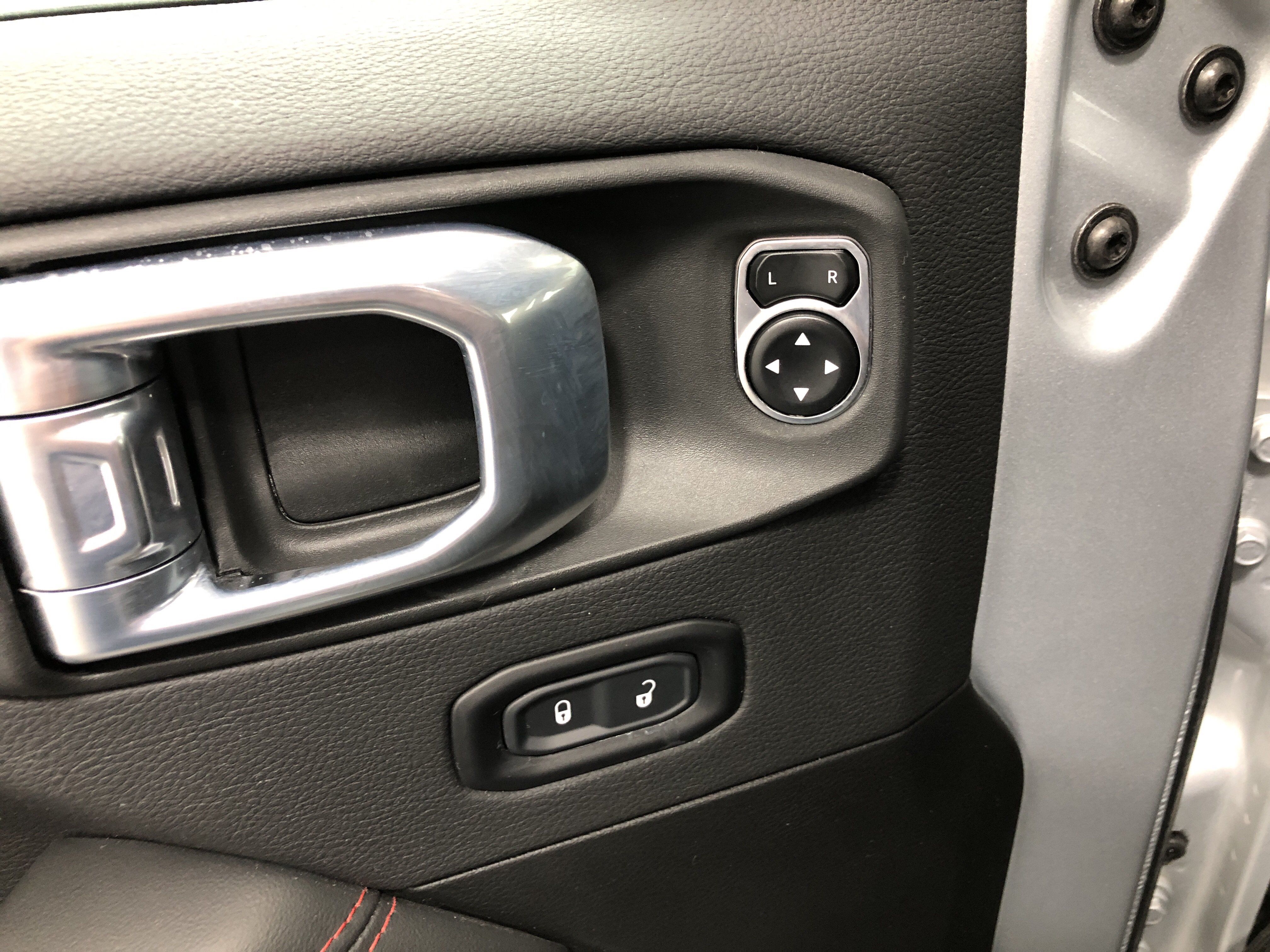 Certified 2024 Jeep Wrangler Unlimited Rubicon w/ Convenience Group AWD/4WD image 18