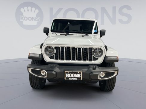 Used 2025 Jeep Wrangler Unlimited Sahara AWD/4WD image 10
