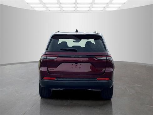 New 2025 Jeep Grand Cherokee Limited image 6