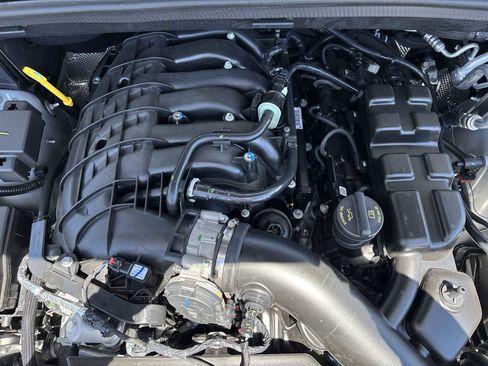 Used 2025 Dodge Durango GT w/ Blacktop Package AWD/4WD image 13