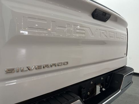 Used 2020 Chevrolet Silverado 1500 LT image 13