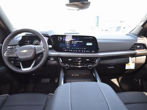 New 2026 Chevrolet Suburban Premier image 14