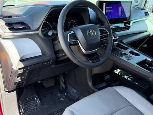 Certified 2025 Toyota Sienna XLE w/ XLE Plus Package AWD/4WD image 23