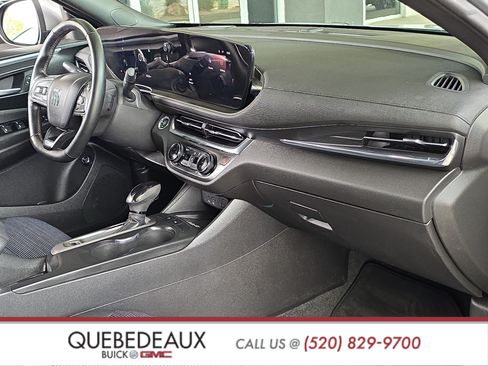 Used 2025 Buick Envista Preferred w/ Convenience I Package FWD image 27