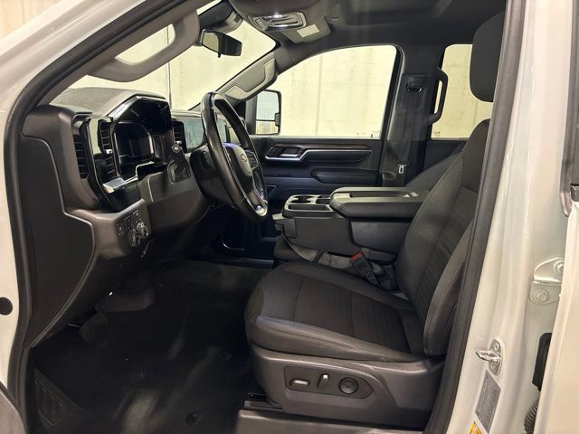 Used 2024 Chevrolet Silverado 2500 LT w/ Convenience Package AWD/4WD image 14