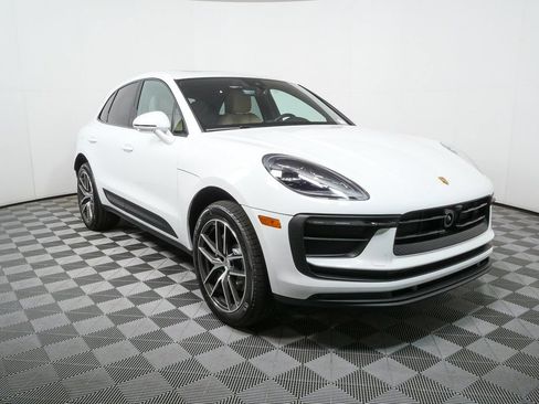 Certified 2026 Porsche Macan AWD/4WD image 27